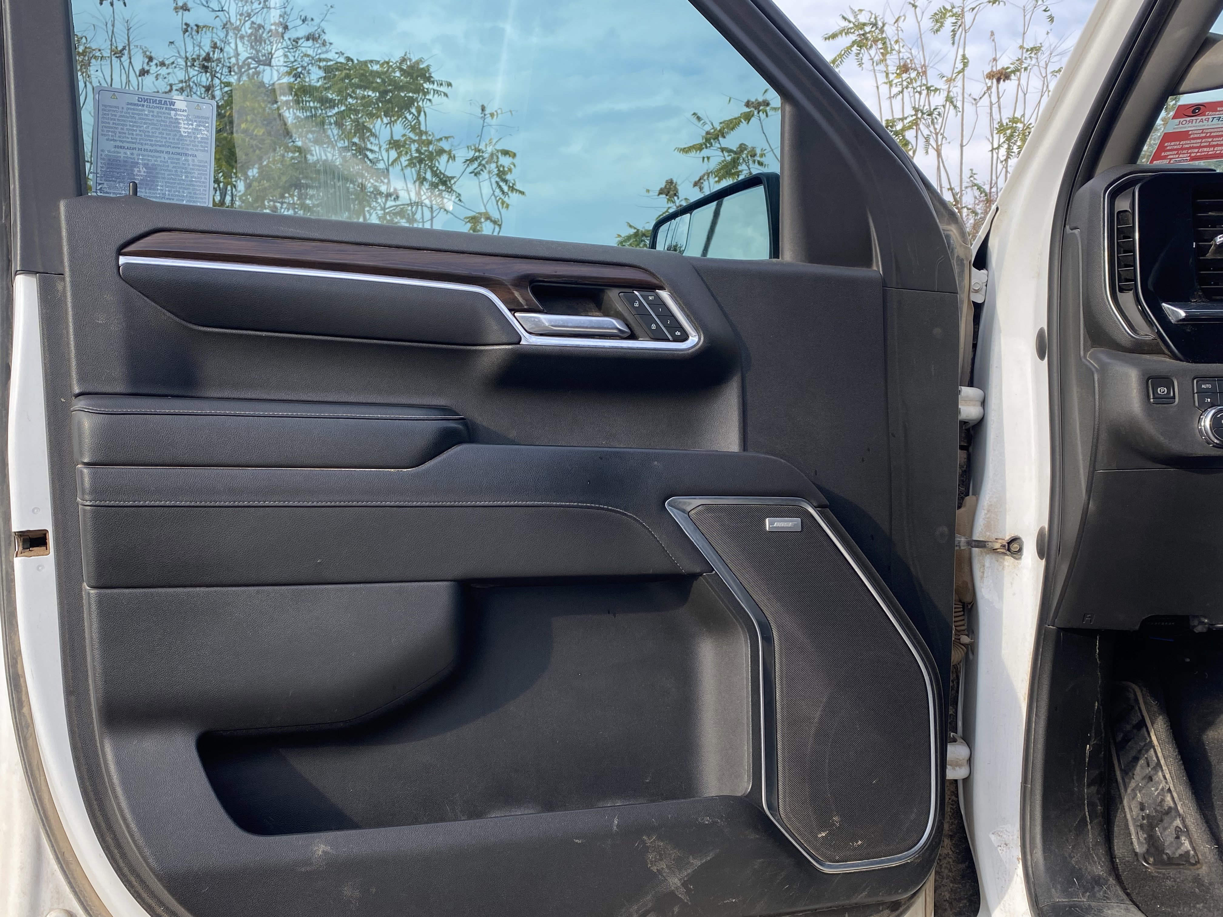 Used 2022 GMC Sierra 1500 SLT w/ SLT Convenience Package image 17