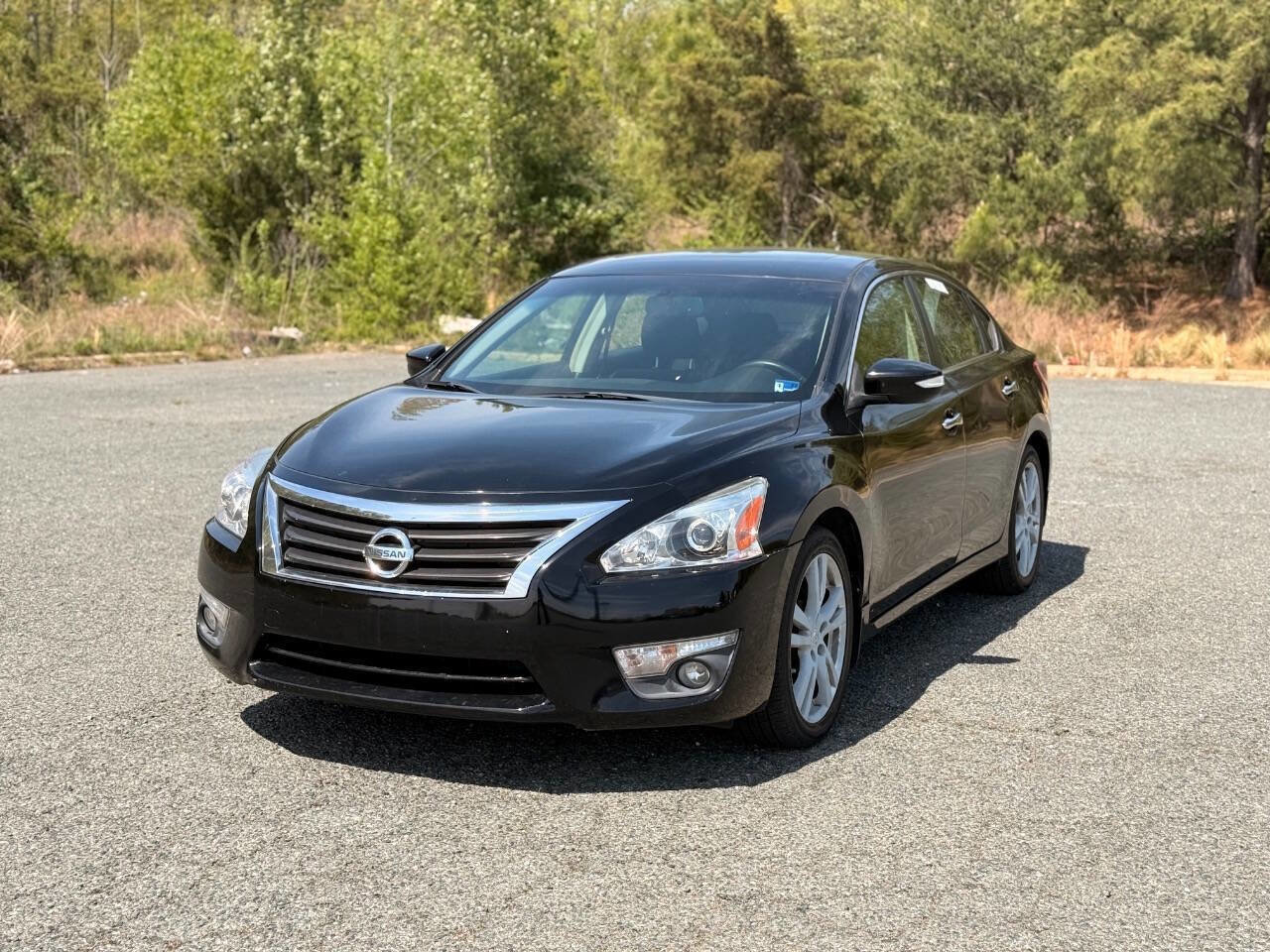 Used 2013 Nissan Altima 3.5 SV w/ Navigation Pkg FWD image 2