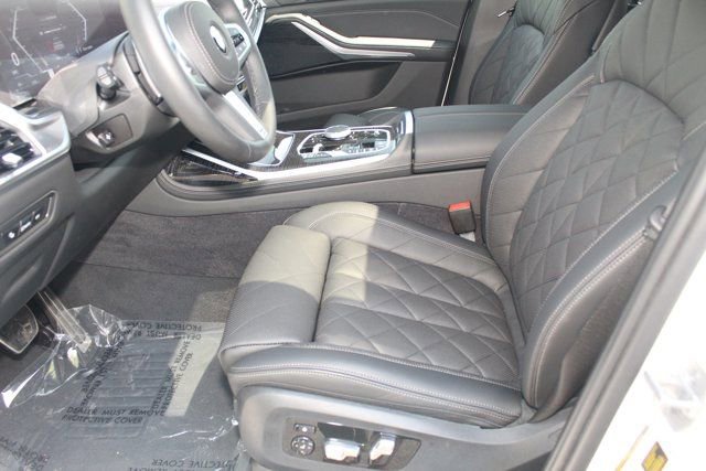 Used 2025 BMW X7 xDrive40i w/ M Sport Package image 23