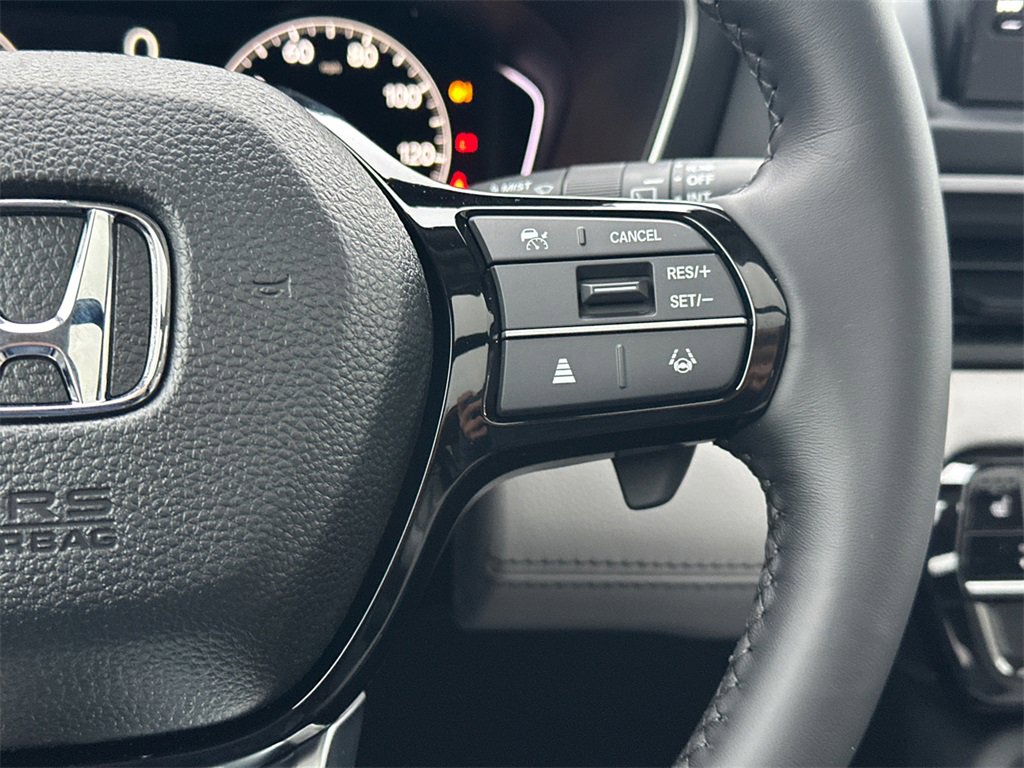 New 2025 Honda Pilot Touring image 24