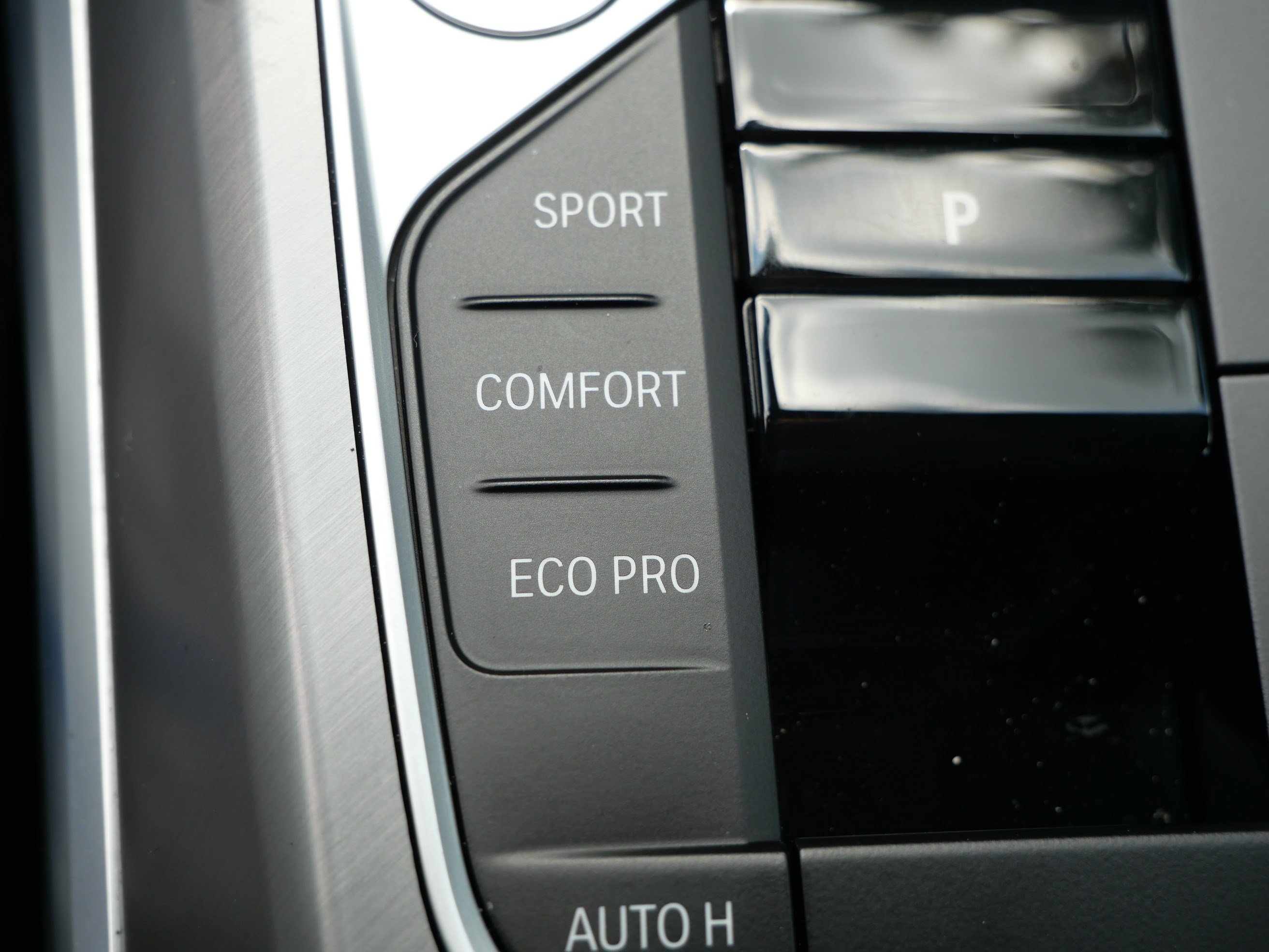 Certified 2026 BMW 330i xDrive Sedan w/ M Sport Package AWD/4WD image 30