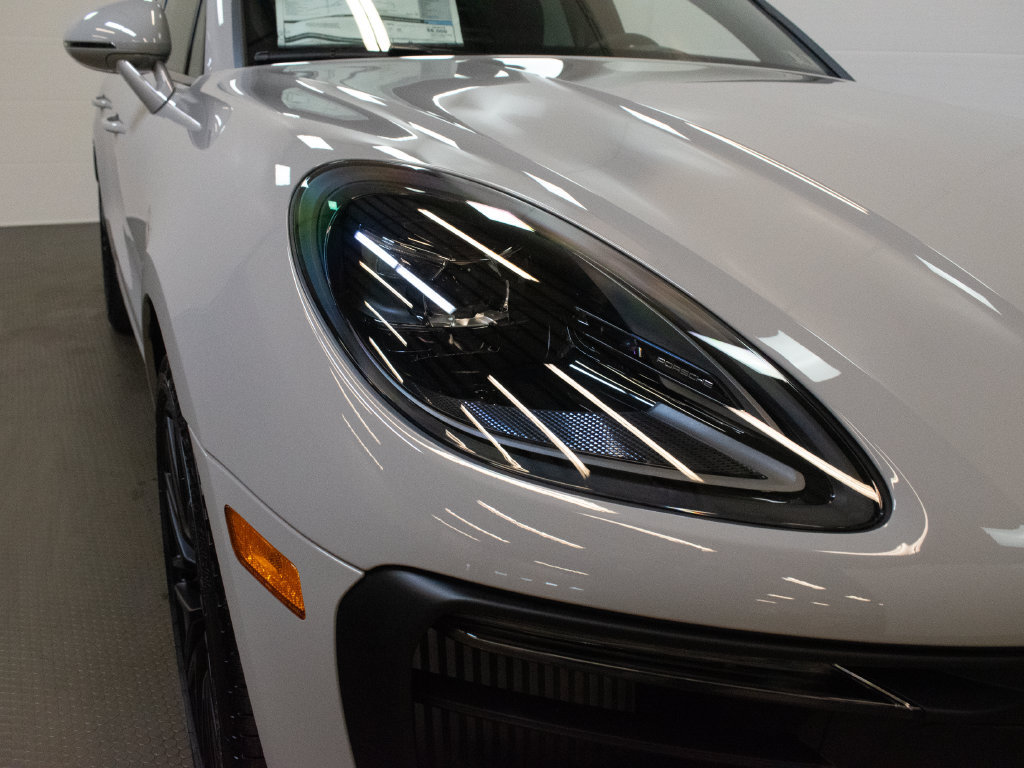 New 2026 Porsche Macan GTS AWD/4WD image 11