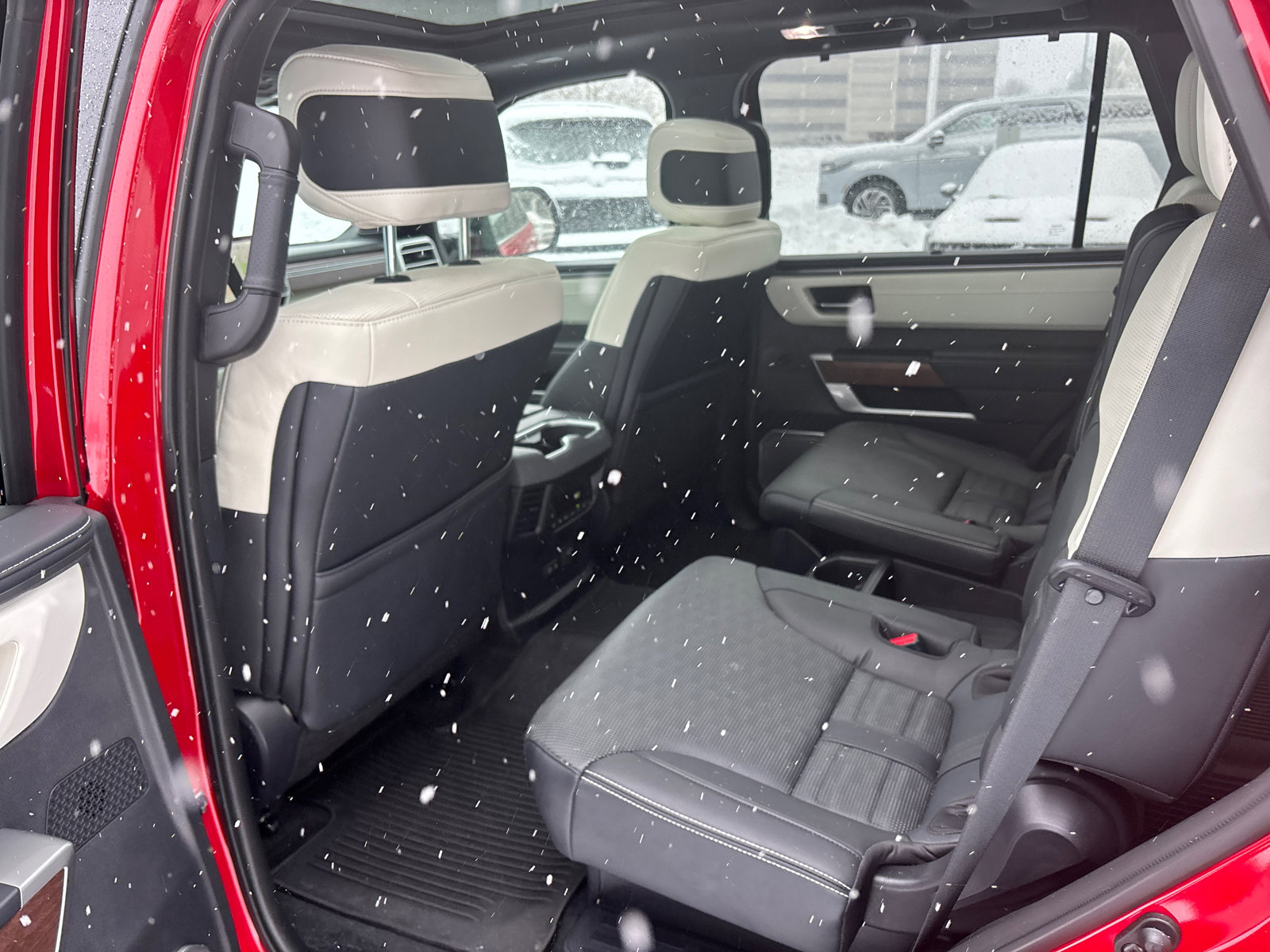 Used 2025 Toyota Sequoia Capstone image 27