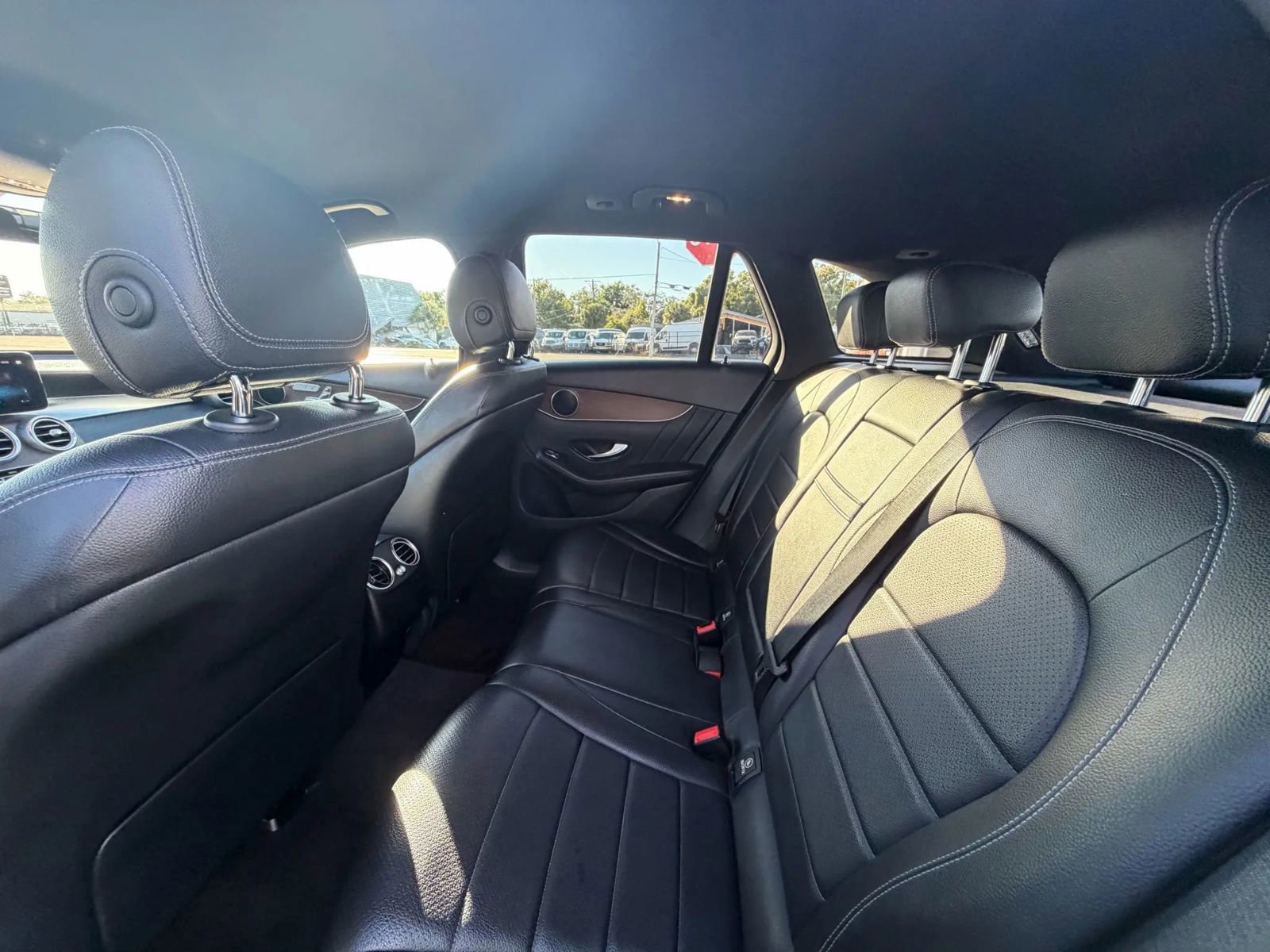 Used 2020 Mercedes-Benz GLC 300 4MATIC image 27