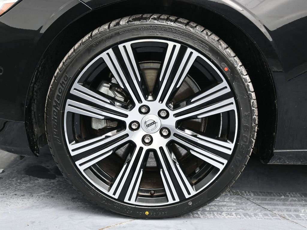 Used 2023 Volvo S90 B6 Plus w/ Protection Package Premier image 12