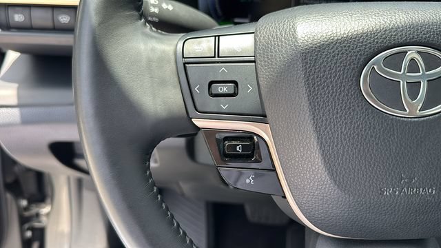 Used 2023 Toyota Crown Platinum AWD/4WD image 10