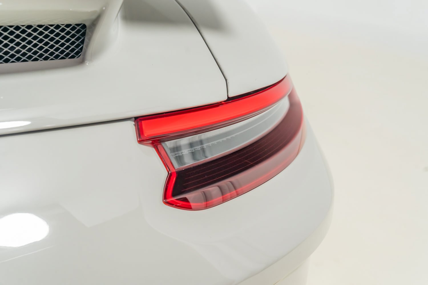 Used 2018 Porsche 911 GT3 RWD image 47