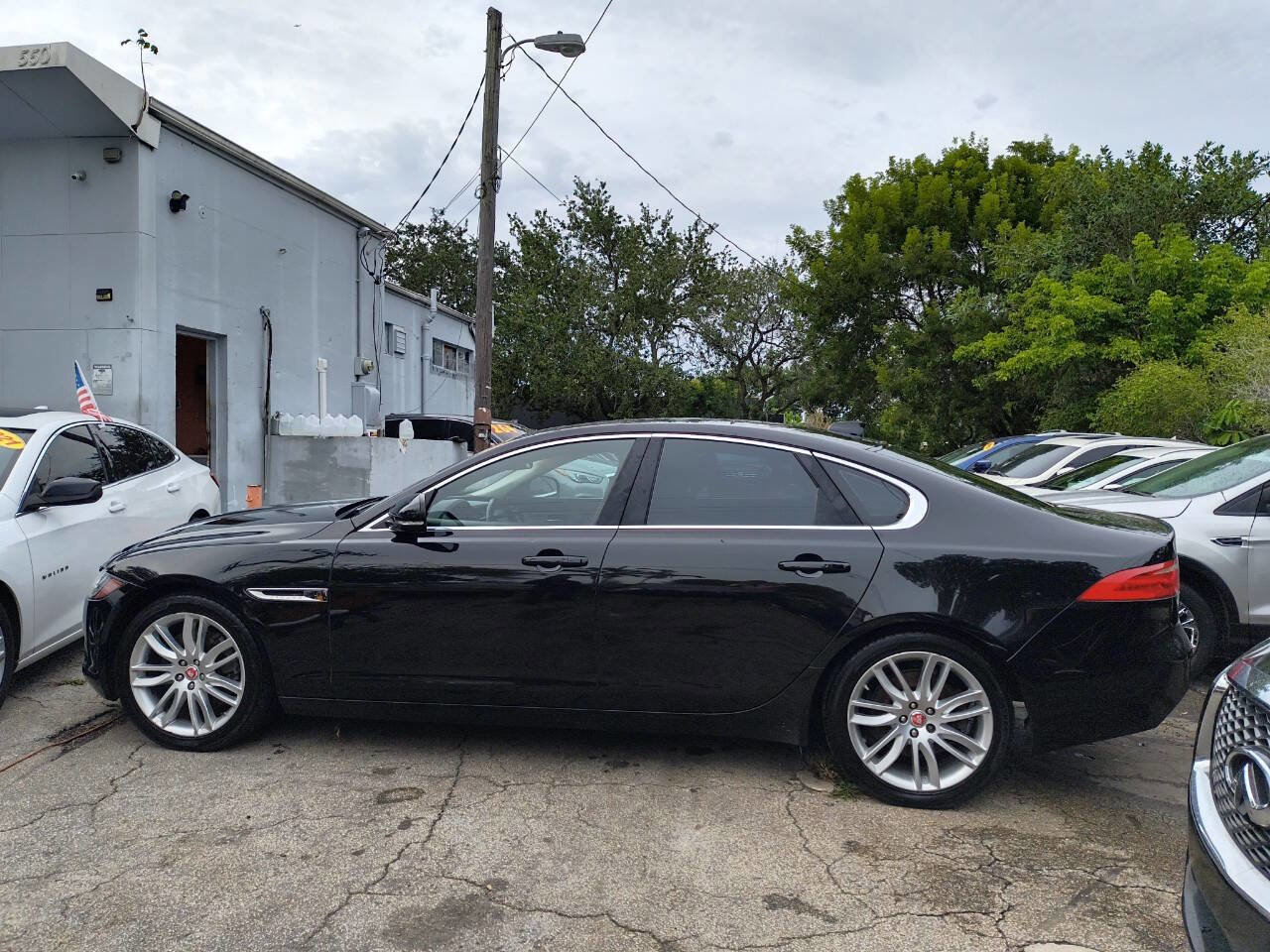 Used 2016 Jaguar XF Prestige AWD/4WD image 6