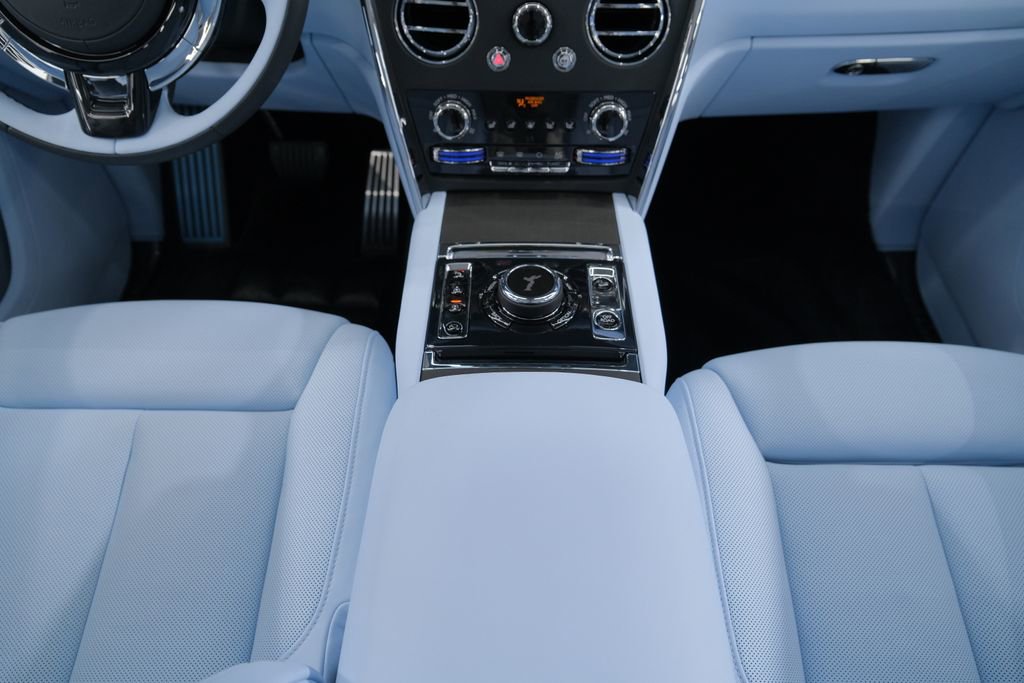 Used 2026 Rolls-Royce Cullinan AWD/4WD image 76