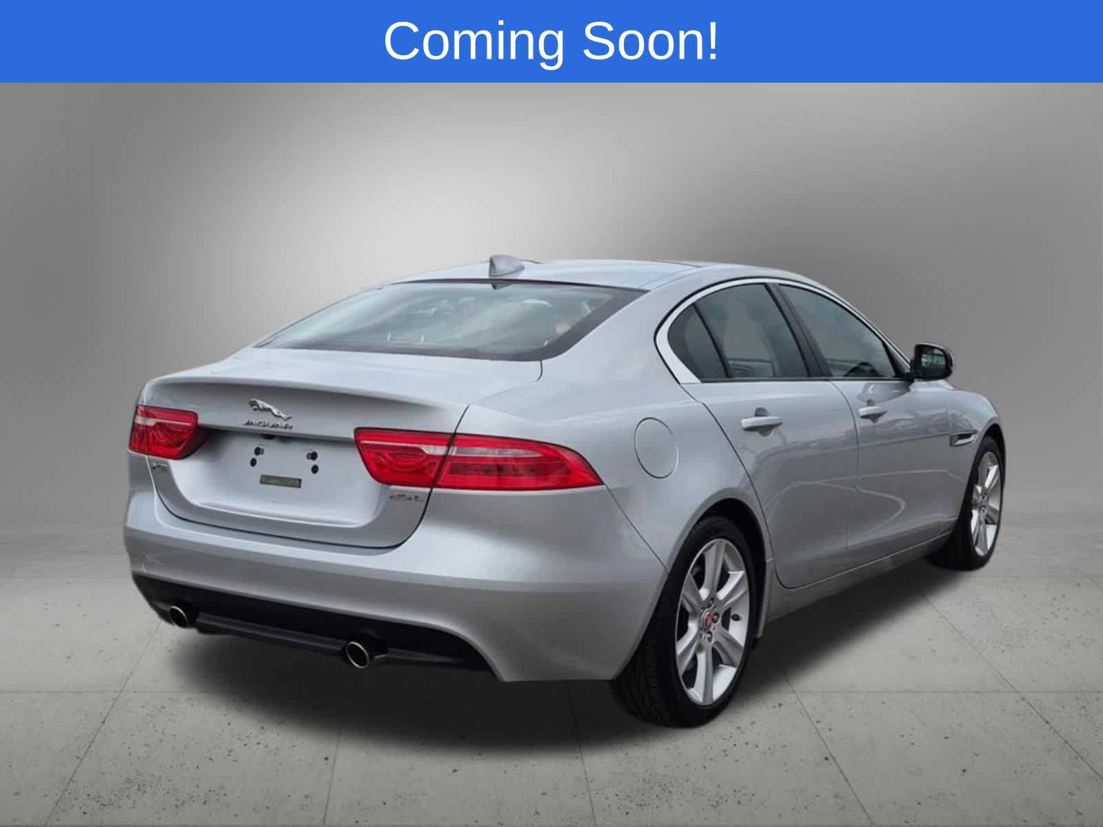 Used 2017 Jaguar XE Premium RWD image 6
