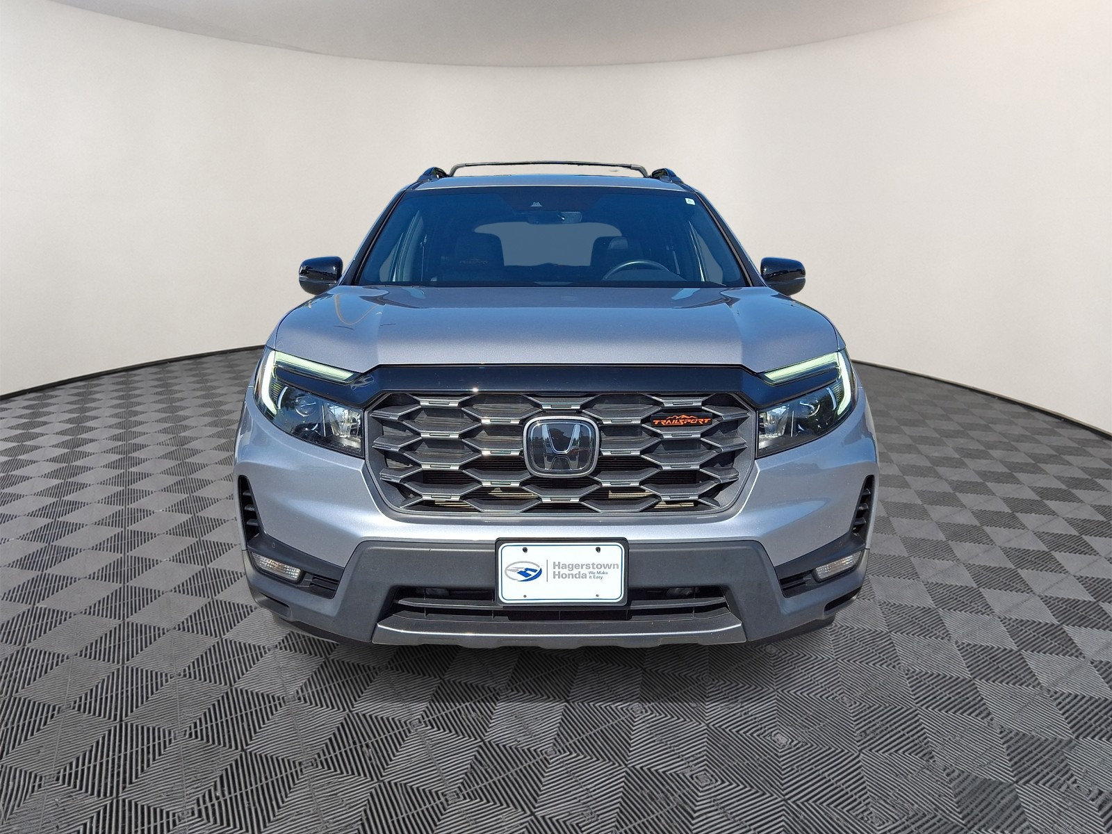 Used 2023 Honda Passport TrailSport image 2