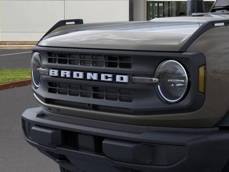 New 2025 Ford Bronco 4-Door AWD/4WD image 19