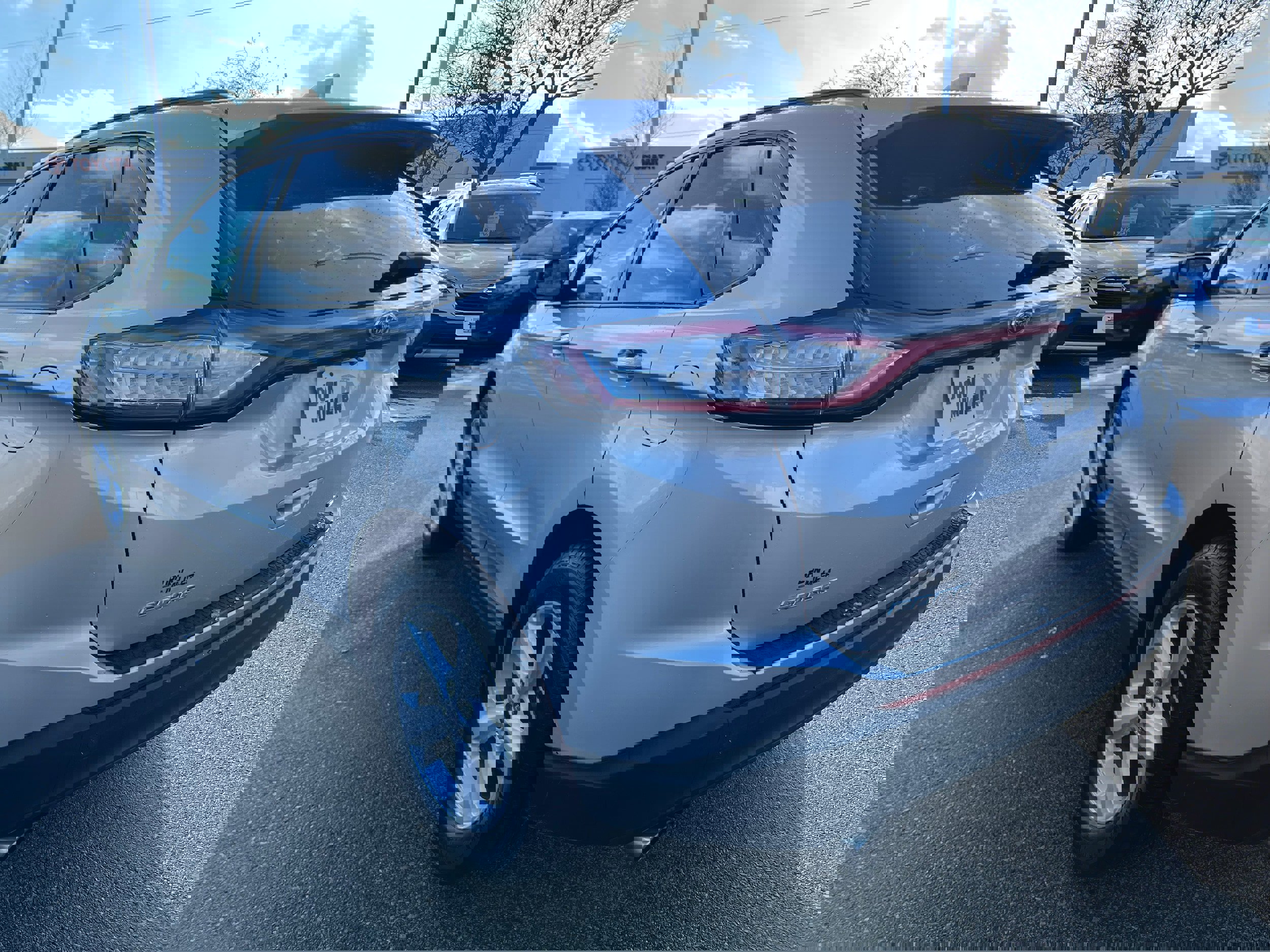 Used 2018 Ford Edge SE image 5