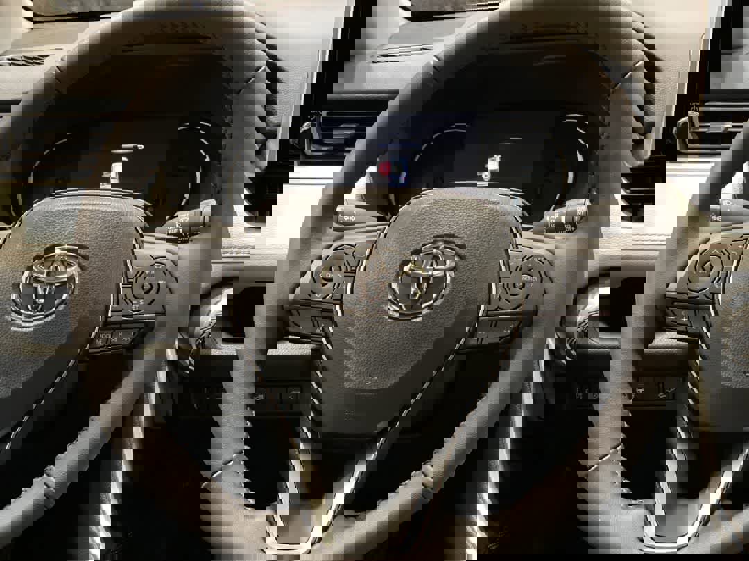 Certified 2025 Toyota RAV4 XLE w/ Convenience Package image 17