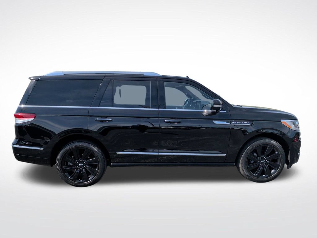 Used 2023 Lincoln Navigator Reserve AWD/4WD image 9