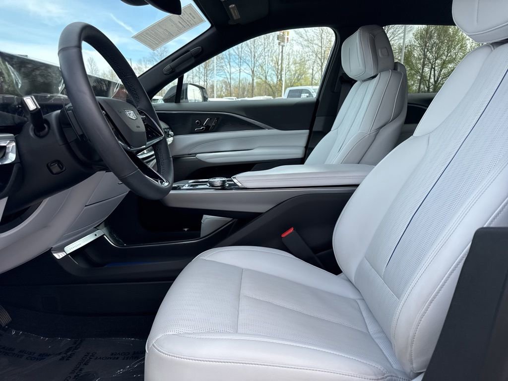 Used 2024 Cadillac Lyriq Luxury w/ LPO, Floor Liner Package image 9