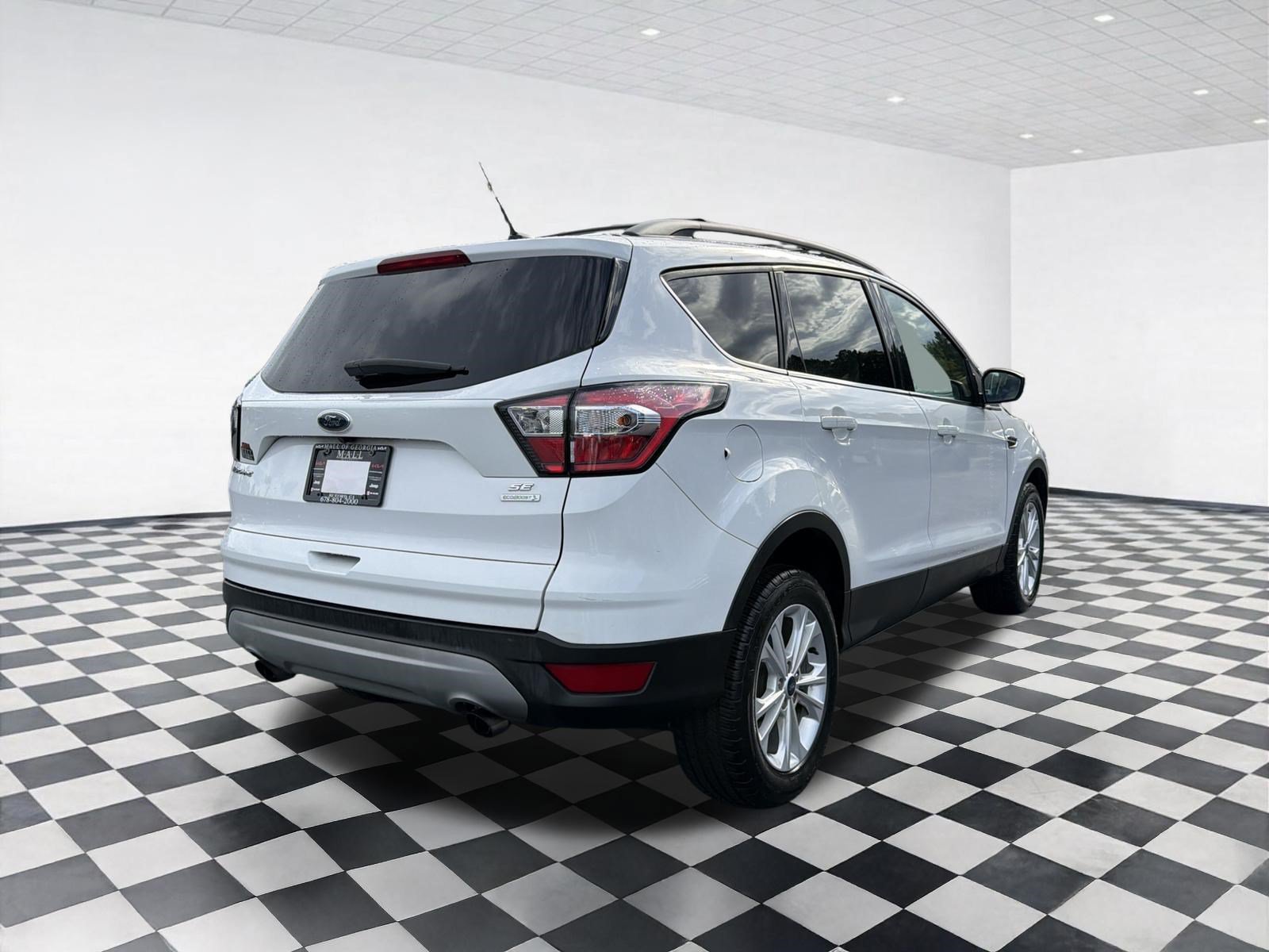Used 2018 Ford Escape SE w/ Ford Safe & Smart Package FWD image 7