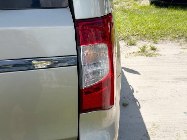 Used 2014 Chrysler Town & Country Touring-L FWD image 10