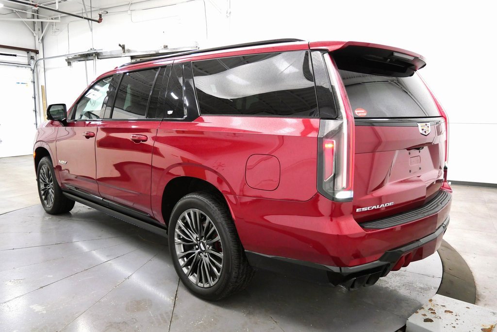 Used 2023 Cadillac Escalade ESV V image 5