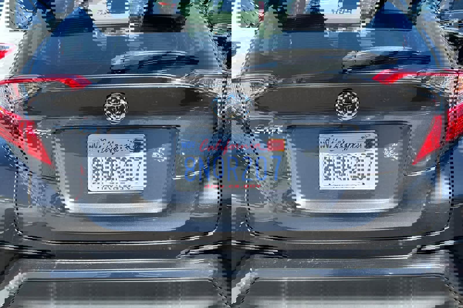 Used 2019 Toyota C-HR LE FWD image 19