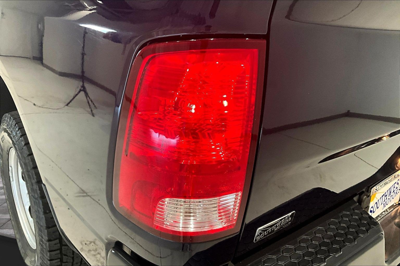 Used 2018 RAM 1500 Express RWD image 22