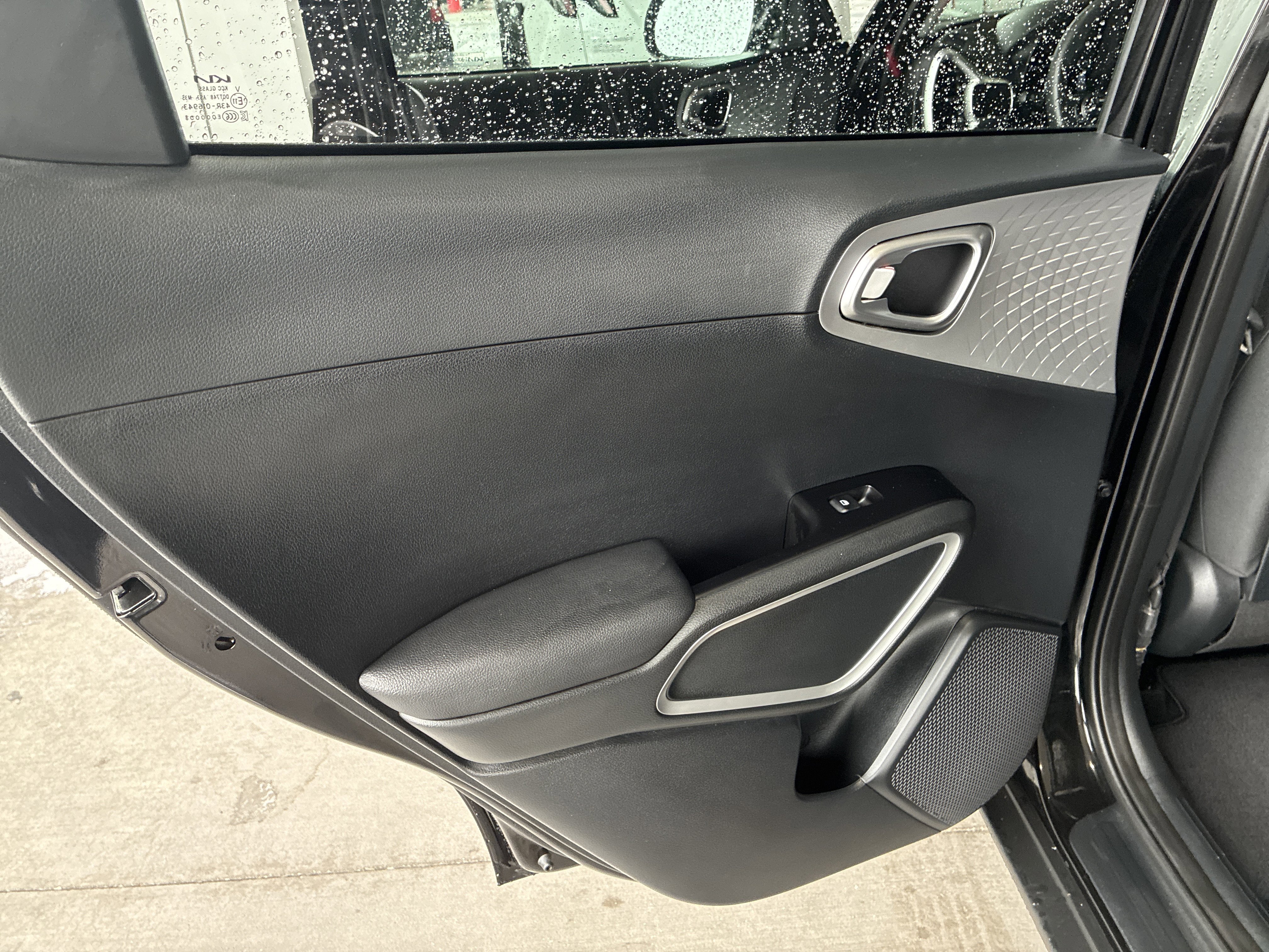 Used 2023 Kia Soul LX w/ LX Technology Package image 13