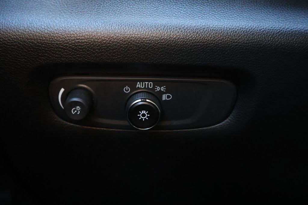 Certified 2023 Chevrolet Traverse LT image 36