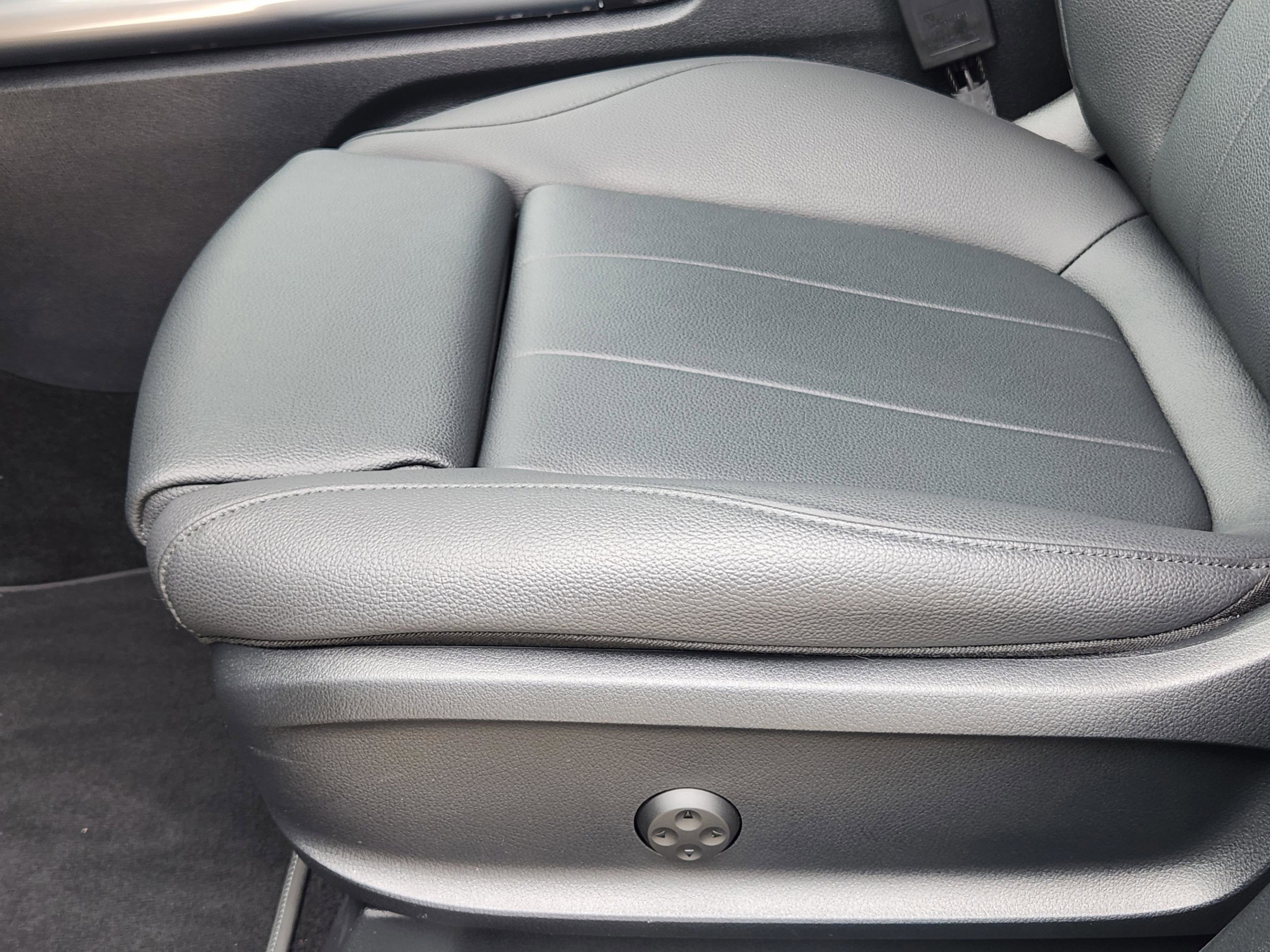 Certified 2025 Mercedes-Benz GLA 250 4MATIC image 88