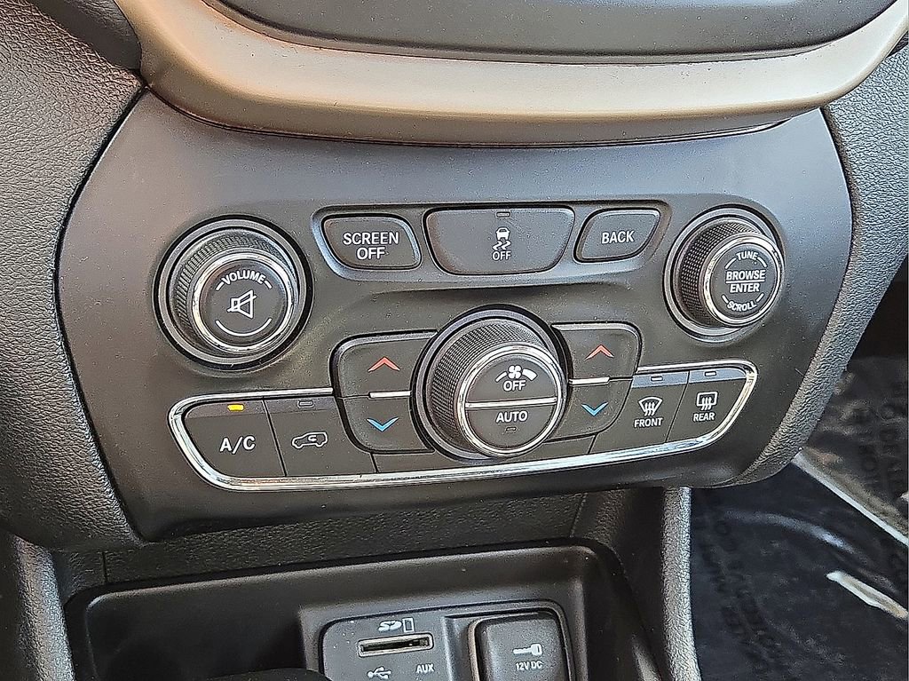 Used 2016 Jeep Cherokee High Altitude image 28