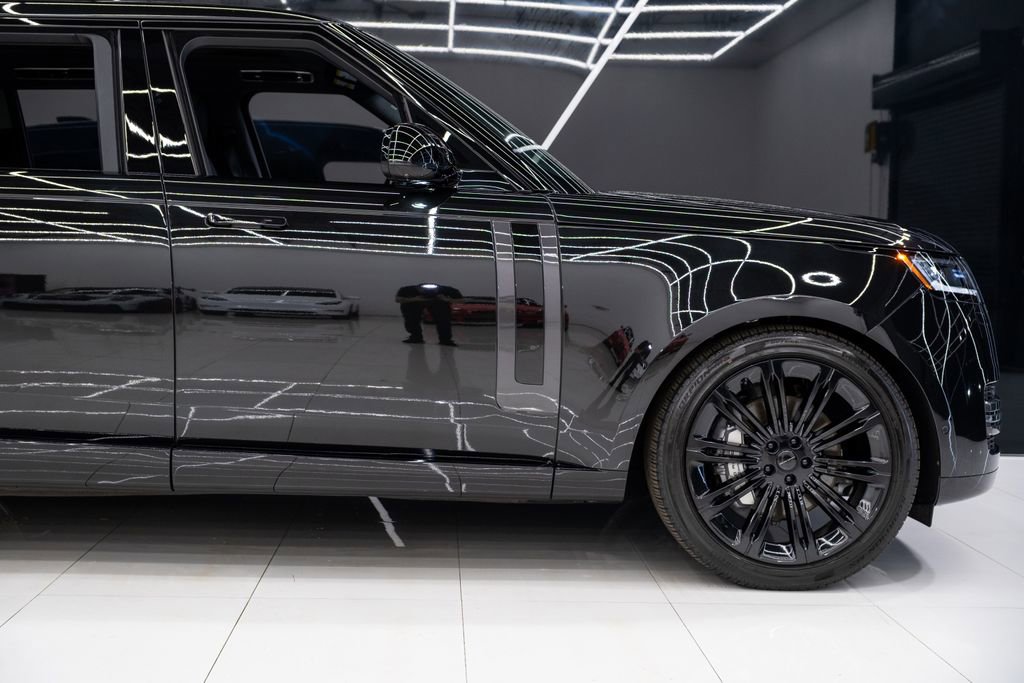 Used 2026 Land Rover Range Rover Long Wheelbase SE image 11