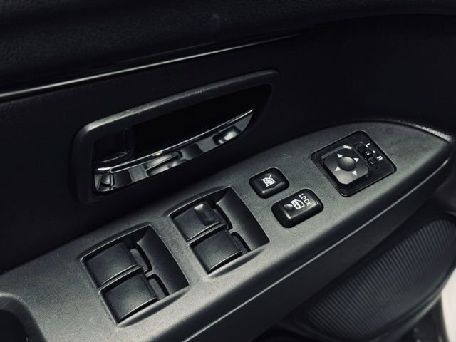 Used 2025 Mitsubishi Outlander Sport AWD image 11