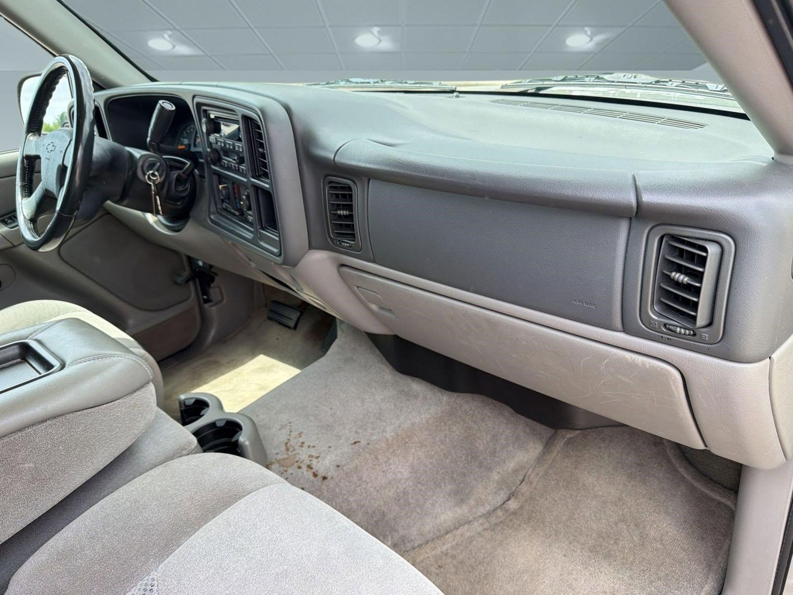 Used 2004 Chevrolet Suburban LS RWD image 20