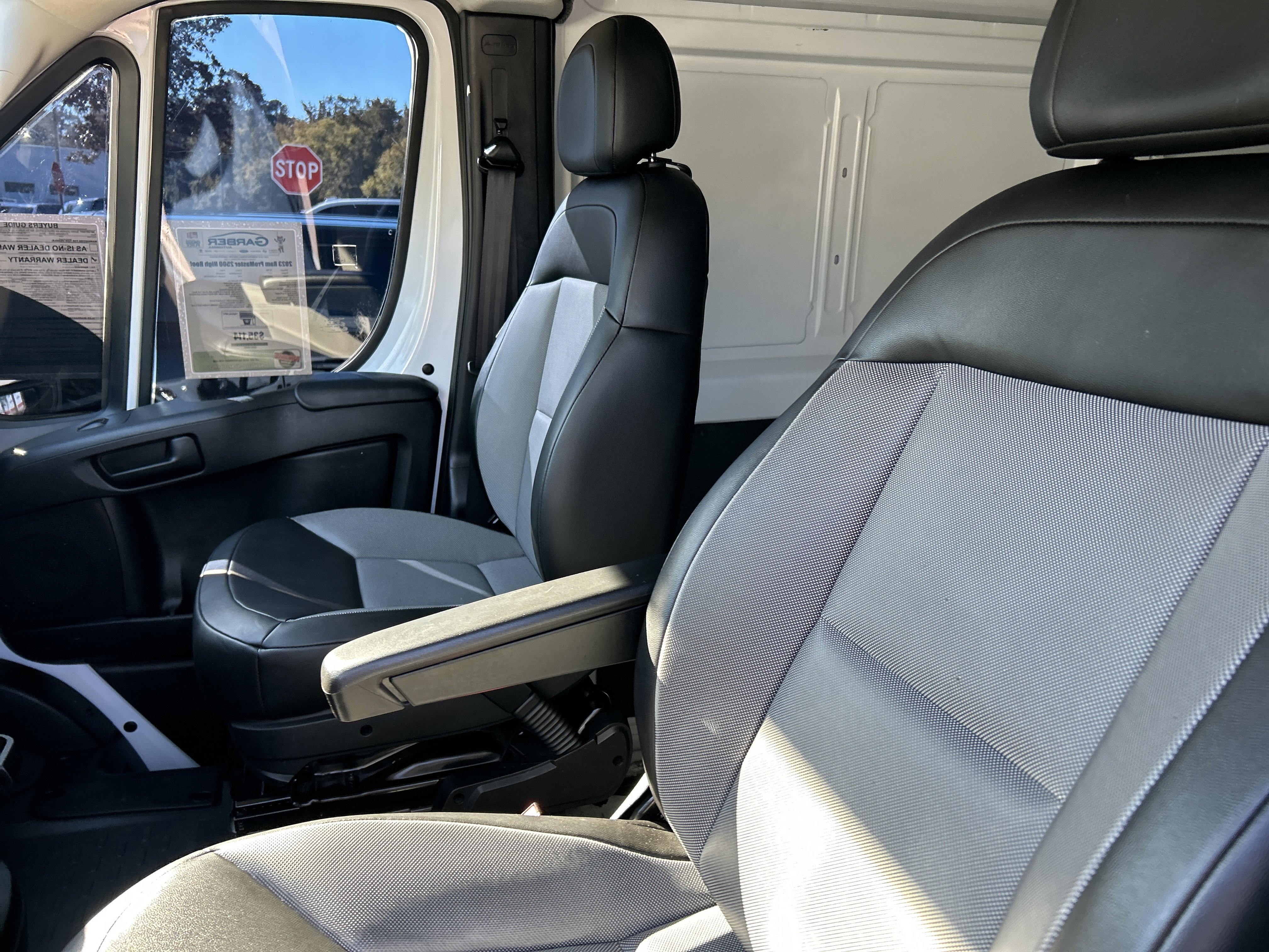 Used 2023 RAM ProMaster 2500 image 14