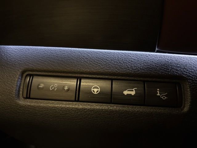 Used 2025 Nissan Pathfinder Platinum AWD/4WD image 14