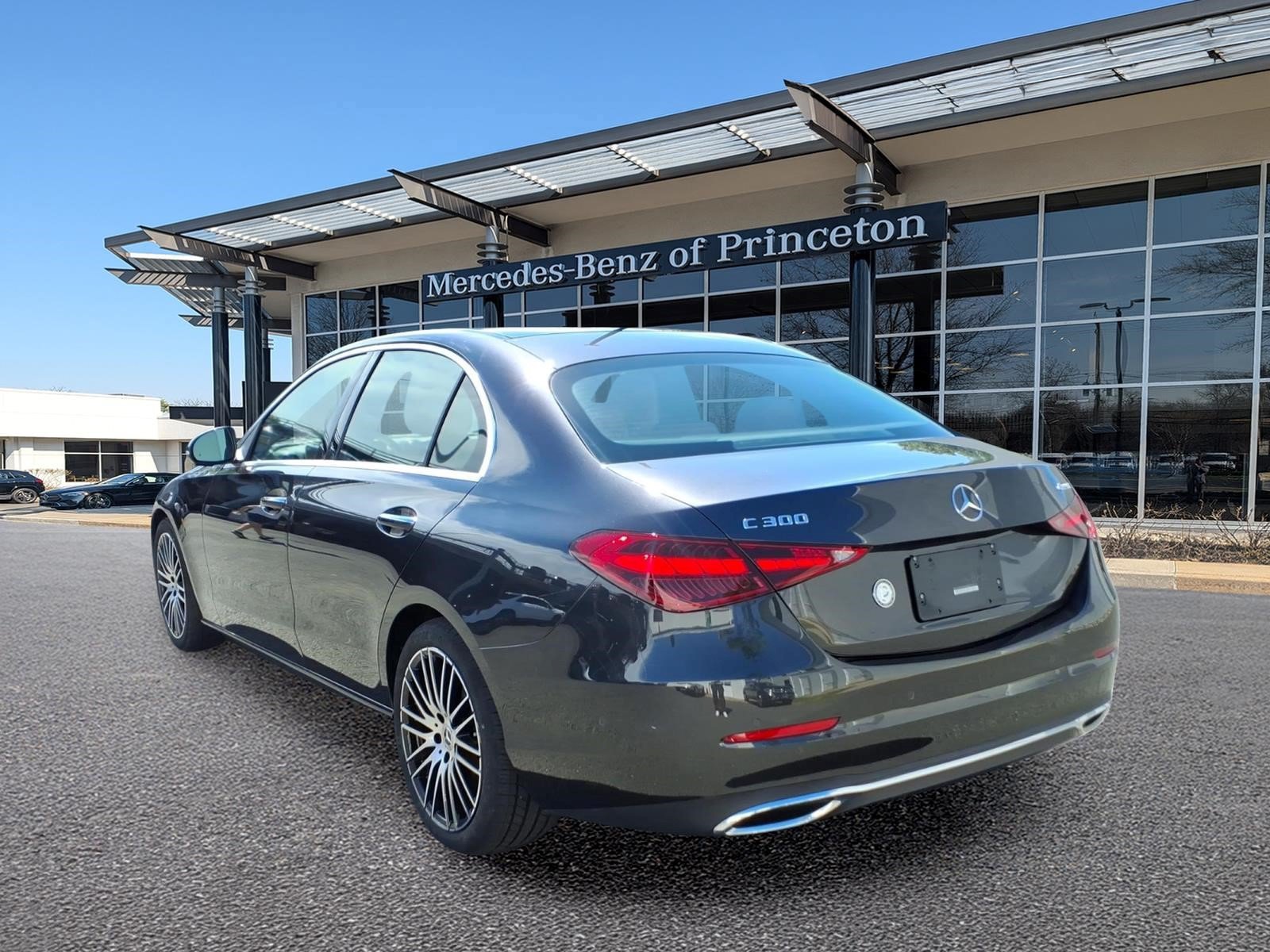 Used 2023 Mercedes-Benz C 300 4MATIC Sedan image 5
