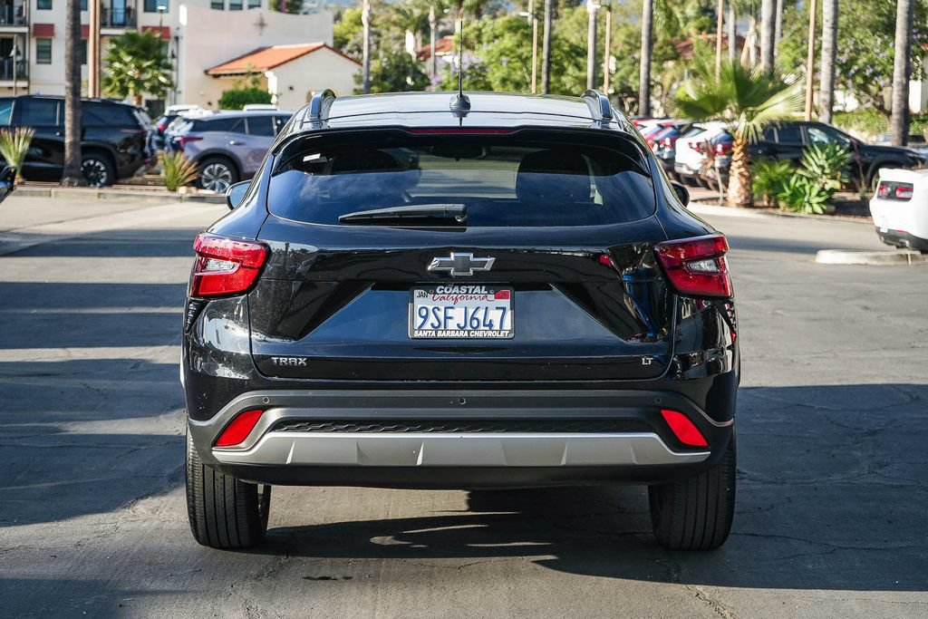 Used 2025 Chevrolet Trax LT w/ Driver Confidence Package FWD image 5