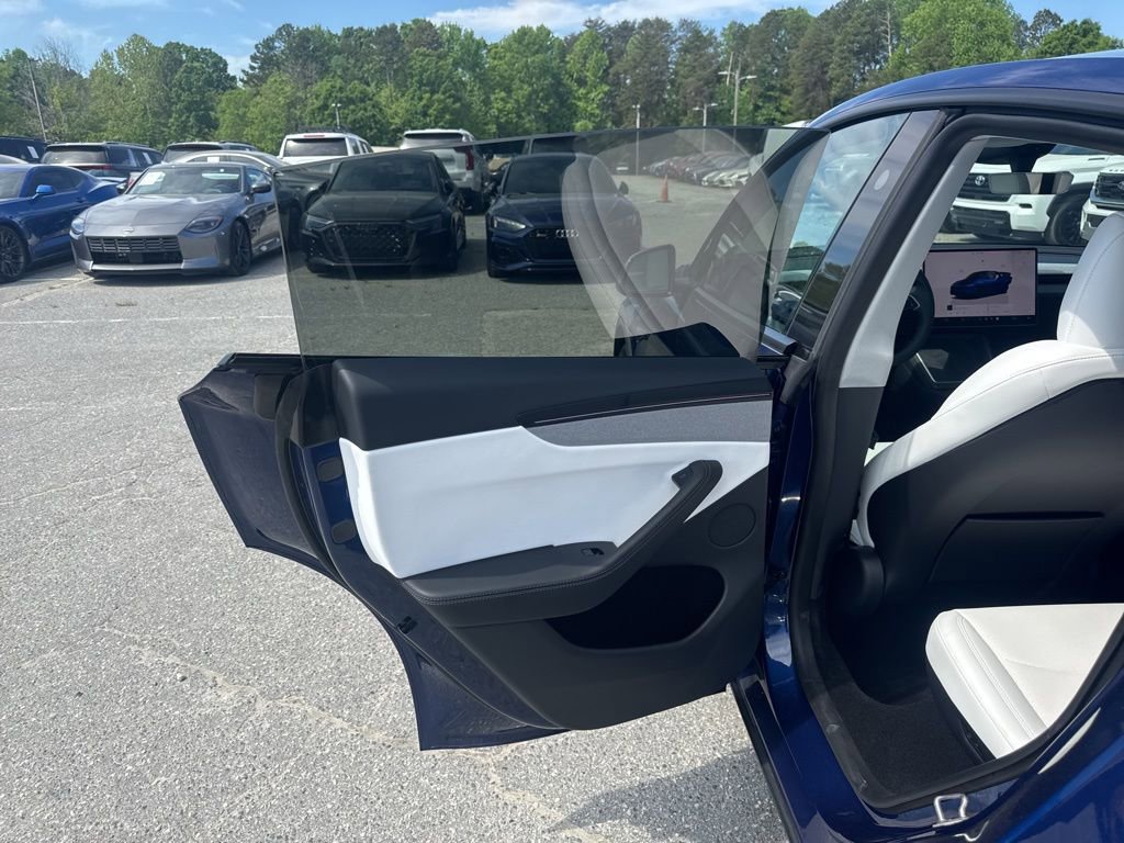 Used 2026 Tesla Model Y Long Range image 30