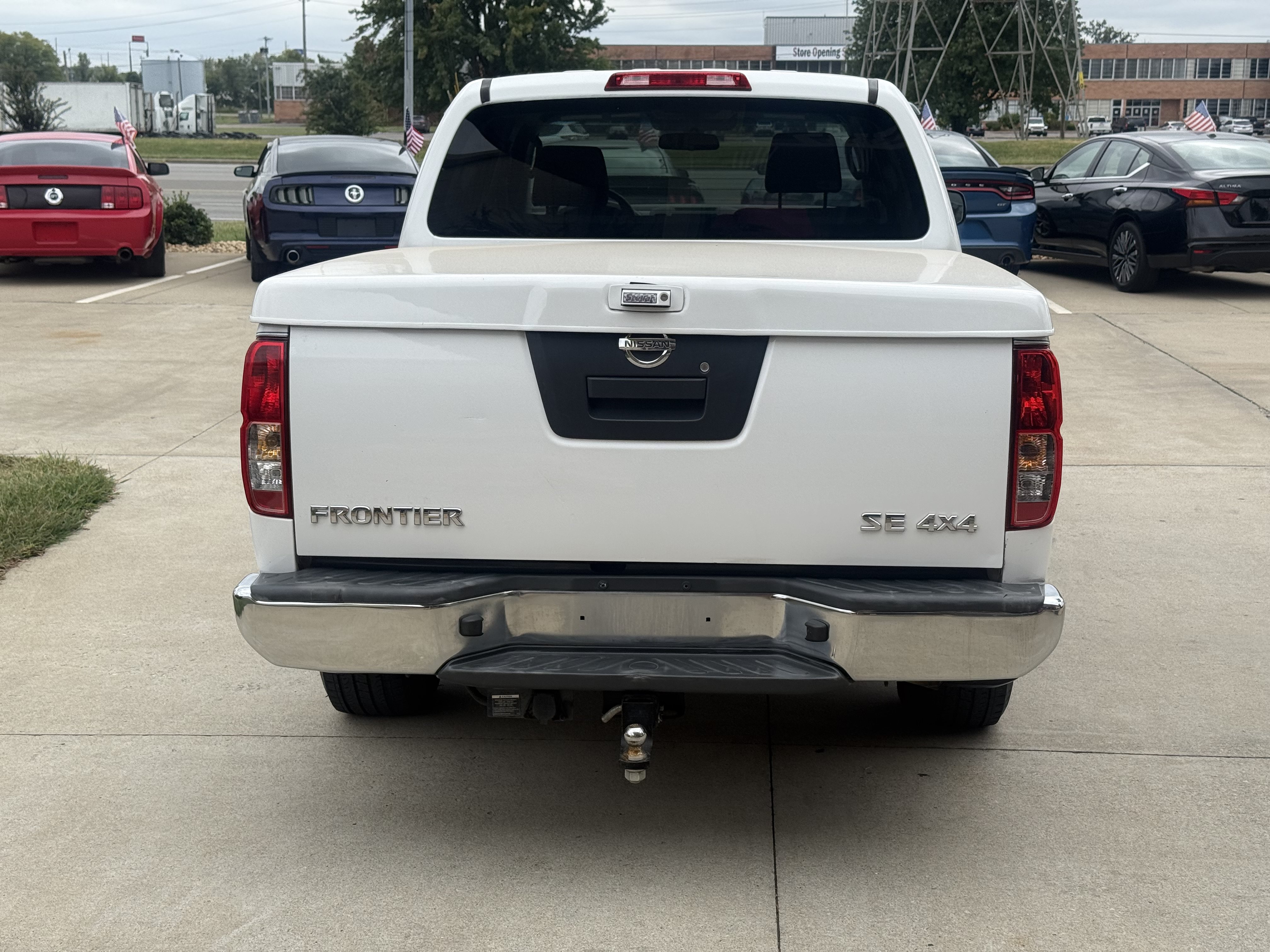Used 2008 Nissan Frontier SE w/ SE Value Truck Pkg AWD/4WD image 6