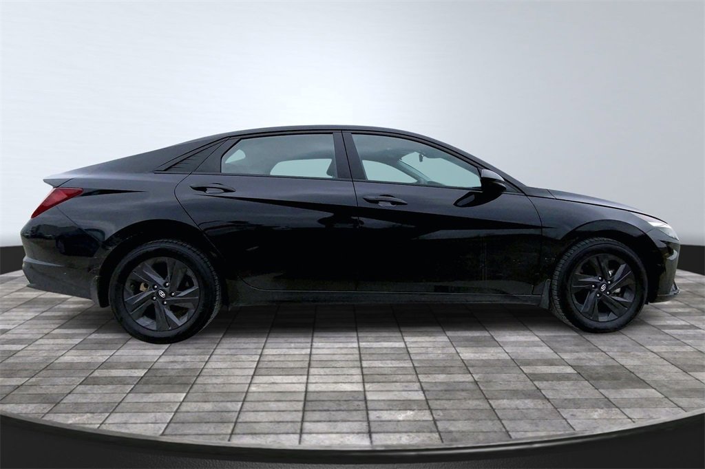 Used 2023 Hyundai Elantra SEL image 4