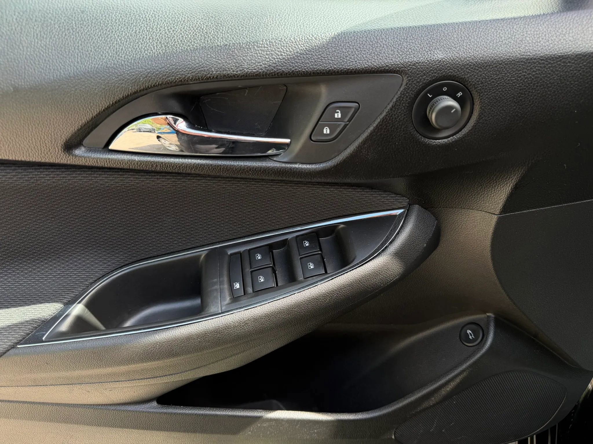 Used 2017 Chevrolet Cruze LS image 16