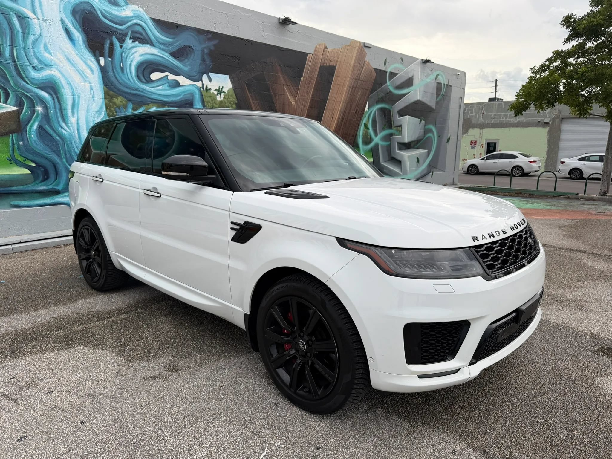 Used 2018 Land Rover Range Rover Sport HSE Dynamic AWD/4WD image 5