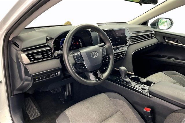 Used 2025 Toyota Camry LE image 14