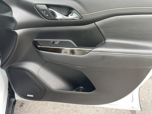 Used 2023 GMC Acadia AT4 w/ Technology Package image 17