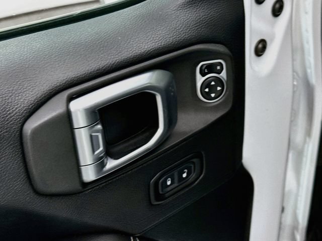 Used 2020 Jeep Wrangler Unlimited Sahara AWD/4WD image 18