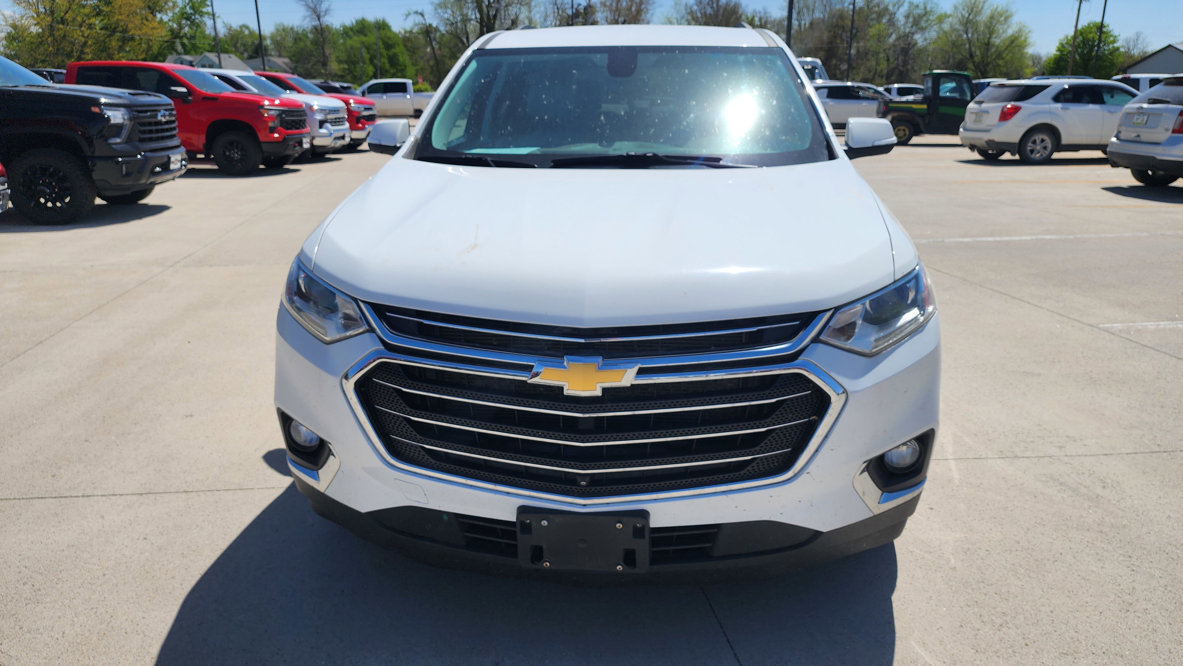 Certified 2021 Chevrolet Traverse LT w/ LT Premium Package AWD/4WD image 2