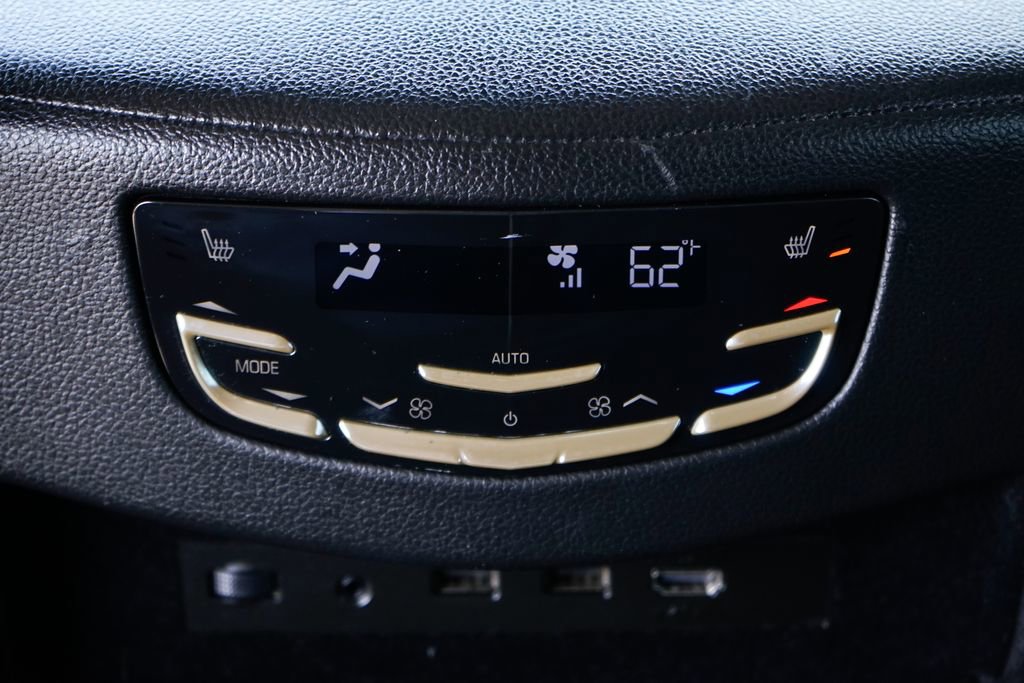 Used 2018 Cadillac Escalade ESV Premium Luxury image 43