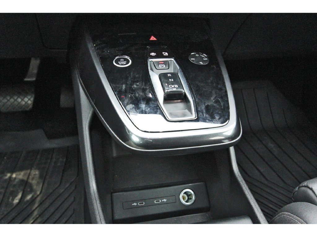 Used 2022 Audi Q4 e-tron Premium Plus AWD/4WD image 30
