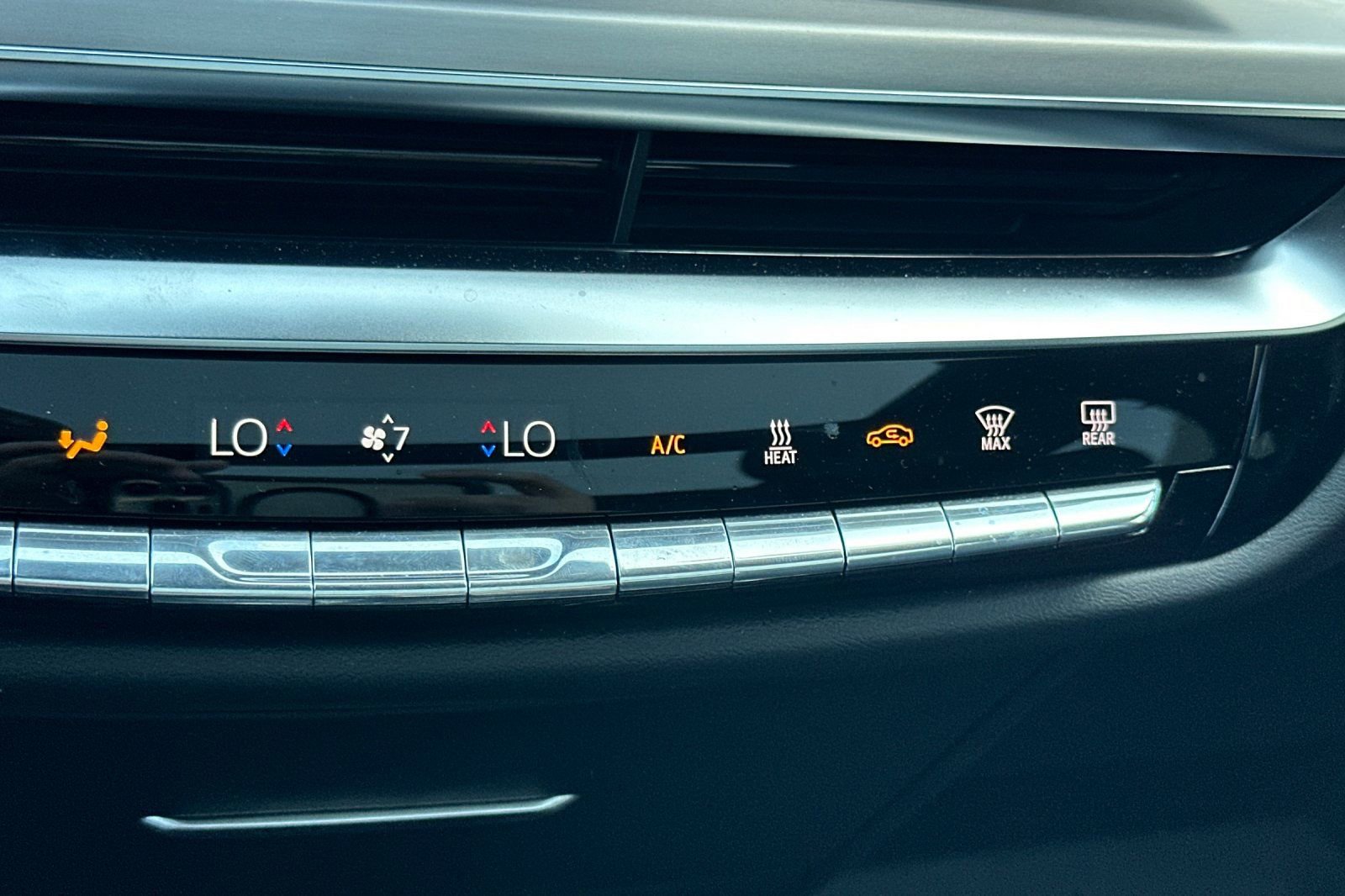 Certified 2026 Cadillac Lyriq Signature Sport w/ LPO, Floor Liner Package AWD/4WD image 27