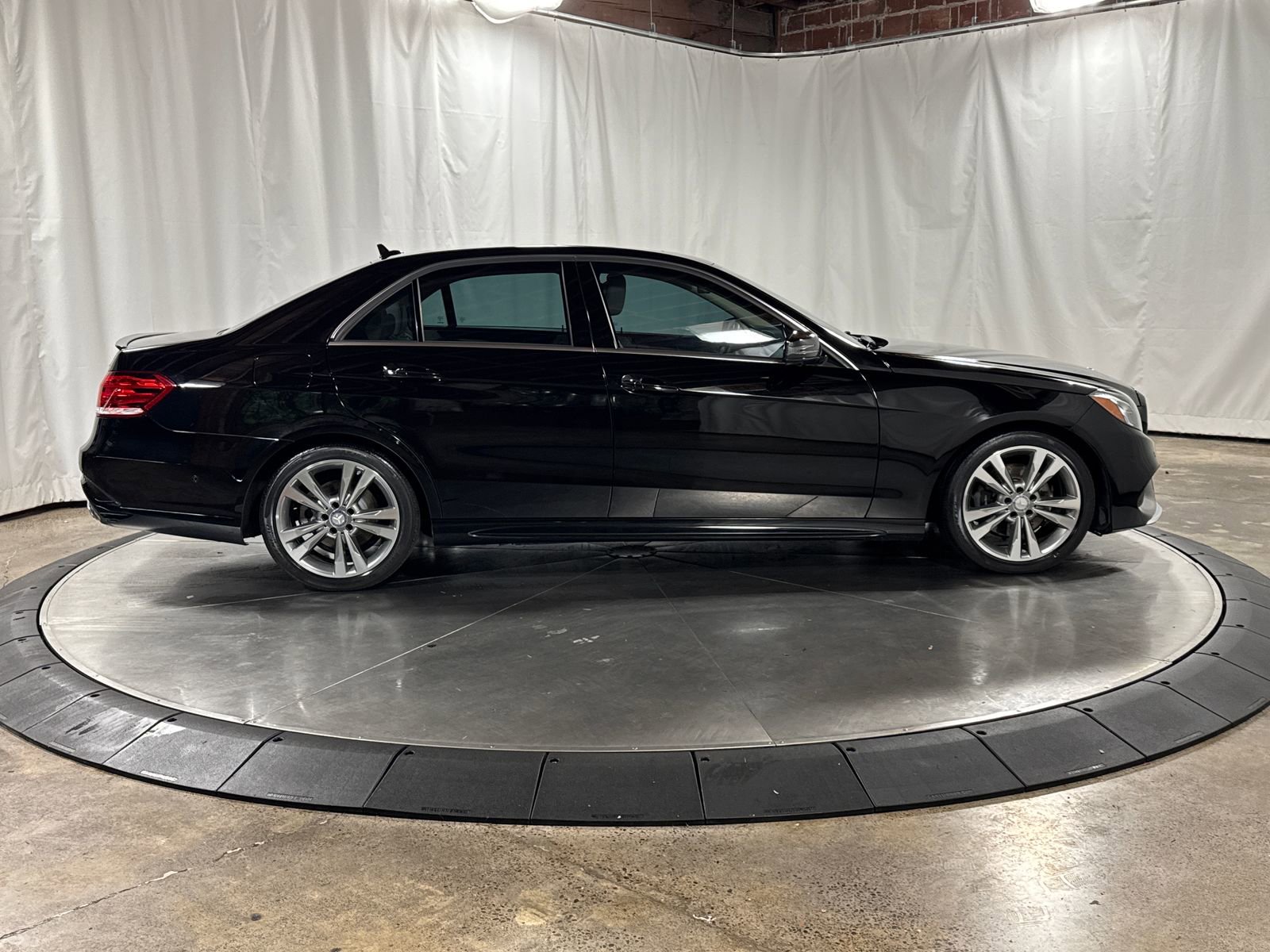 Used 2014 Mercedes-Benz E 350 4MATIC Sedan image 18