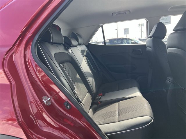 Used 2023 Hyundai Venue Limited image 18